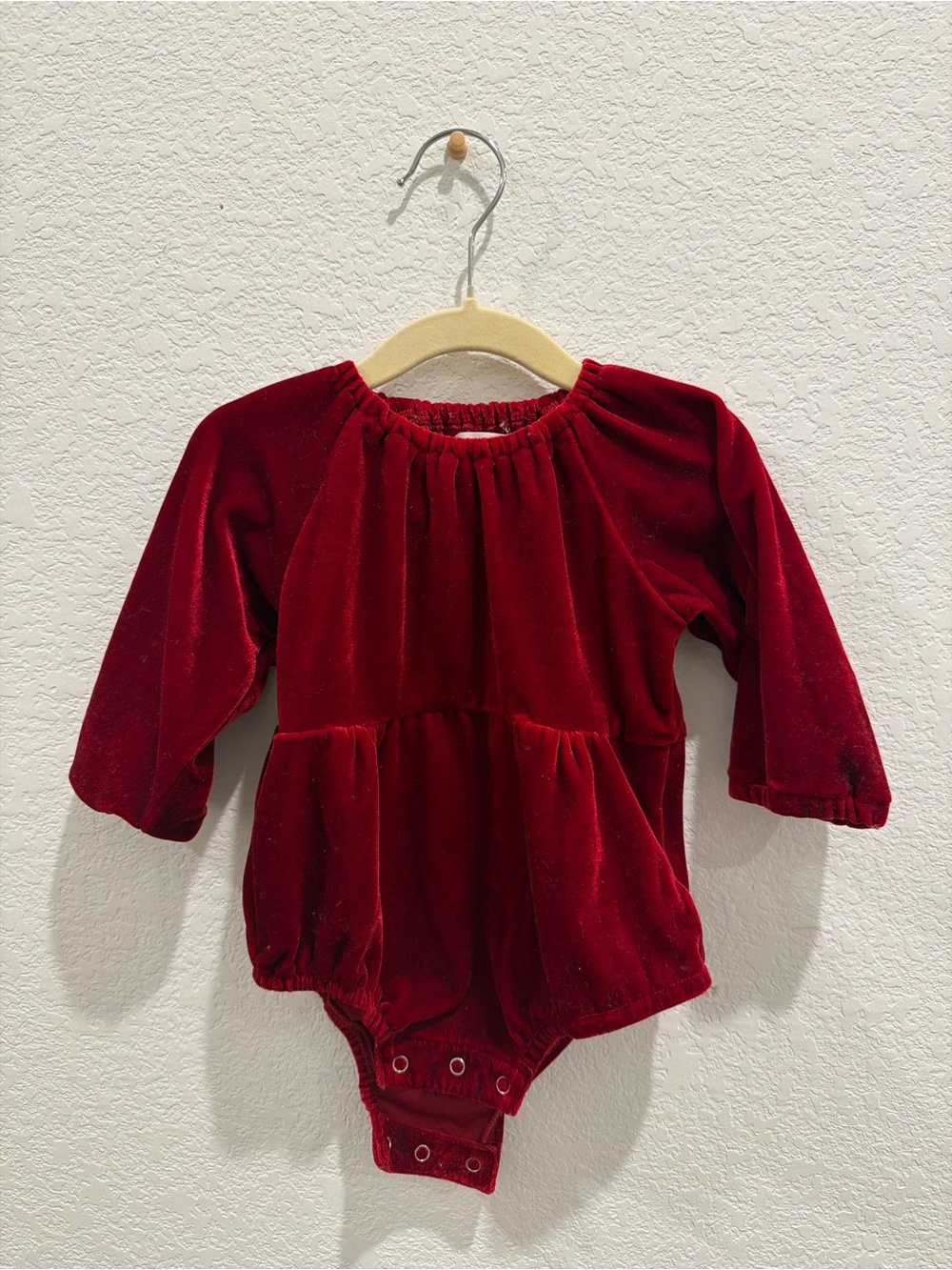 Vignette baby red Christmas velvet daisy bubble romper